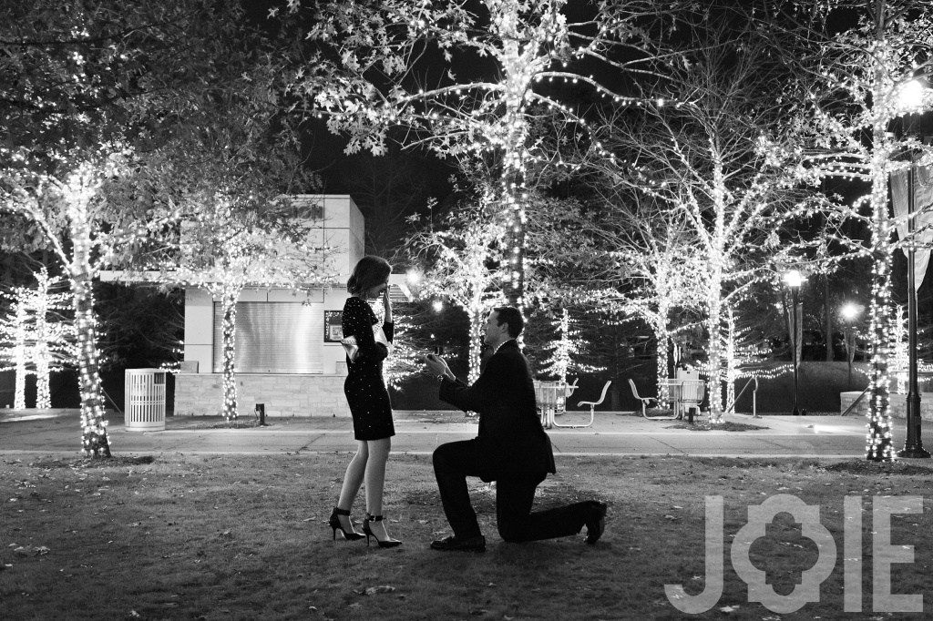 The Woodlands Waterway engagement Joie Photographie
