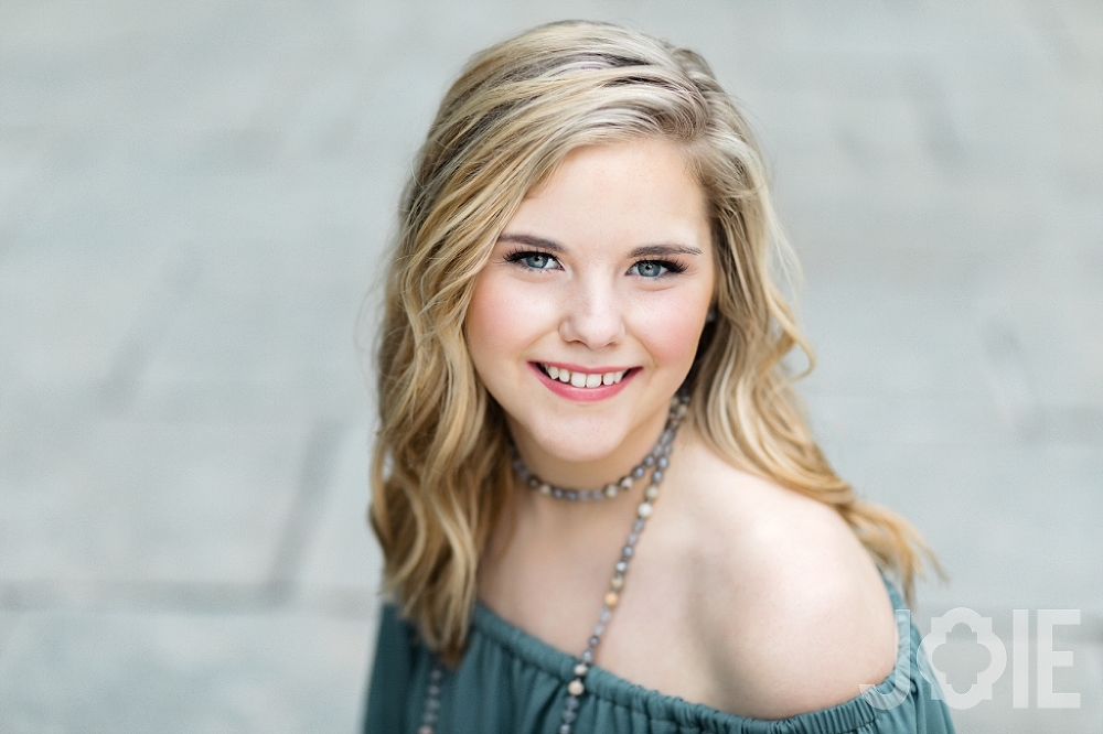 Downtown Houston Senior Pictures by Joie Photographie